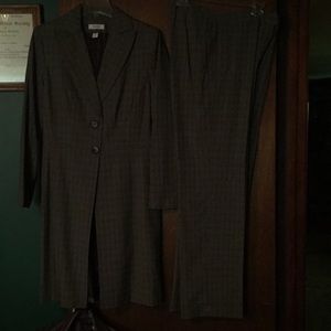 Pant suit